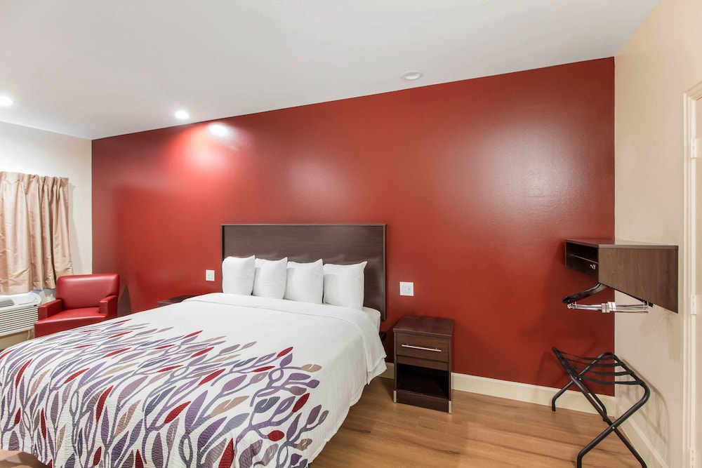 Red Roof Inn Houston Willowbrook - photo 22