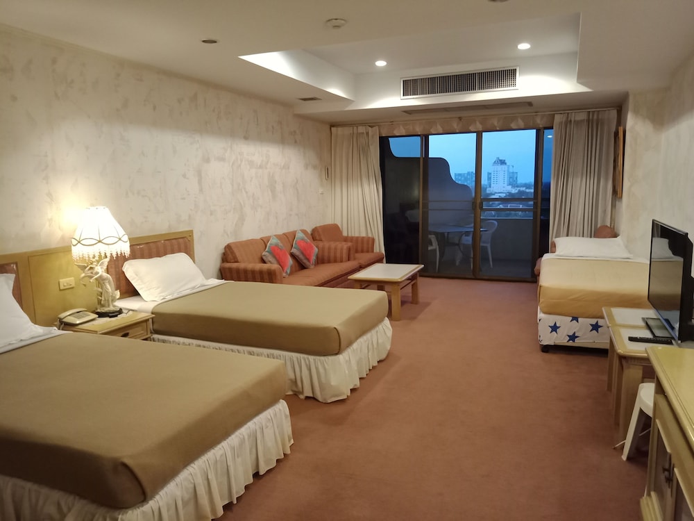 Cha Am Grand Condotel in Cha-Am, Thailand