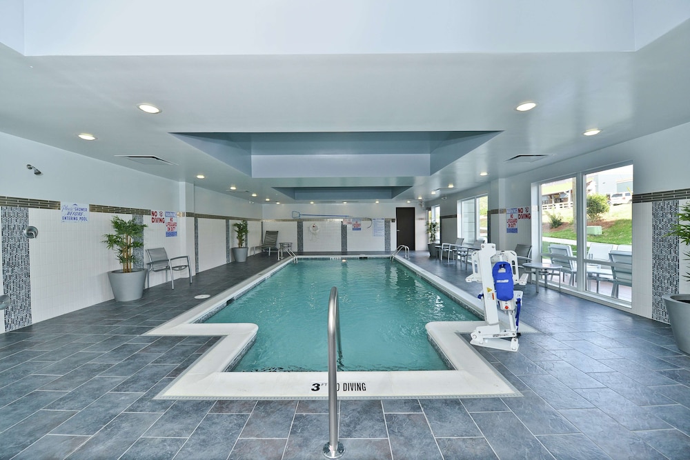 Hampton Inn & Suites Greensboro Coliseum Area - photo 52