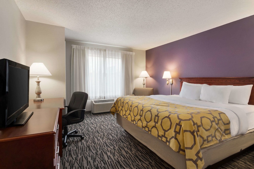 Baymont by Wyndham Springfield I 44 - photo 9