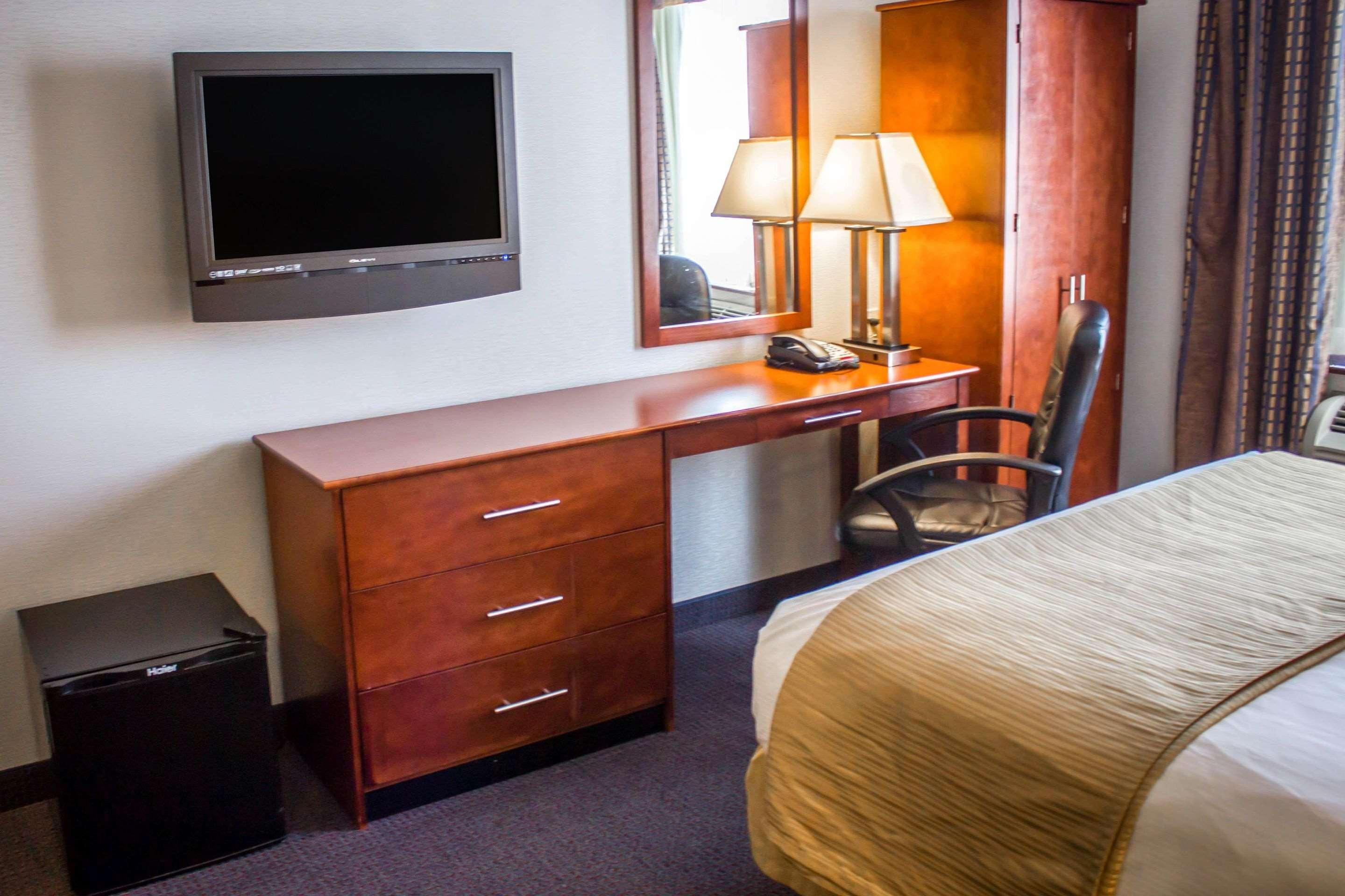 Quality Inn Long Island City Queensboro Bridge - photo 5