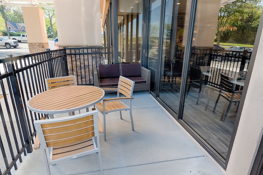 Holiday Inn Knoxville N Merchant Drive by IHG - photo 13
