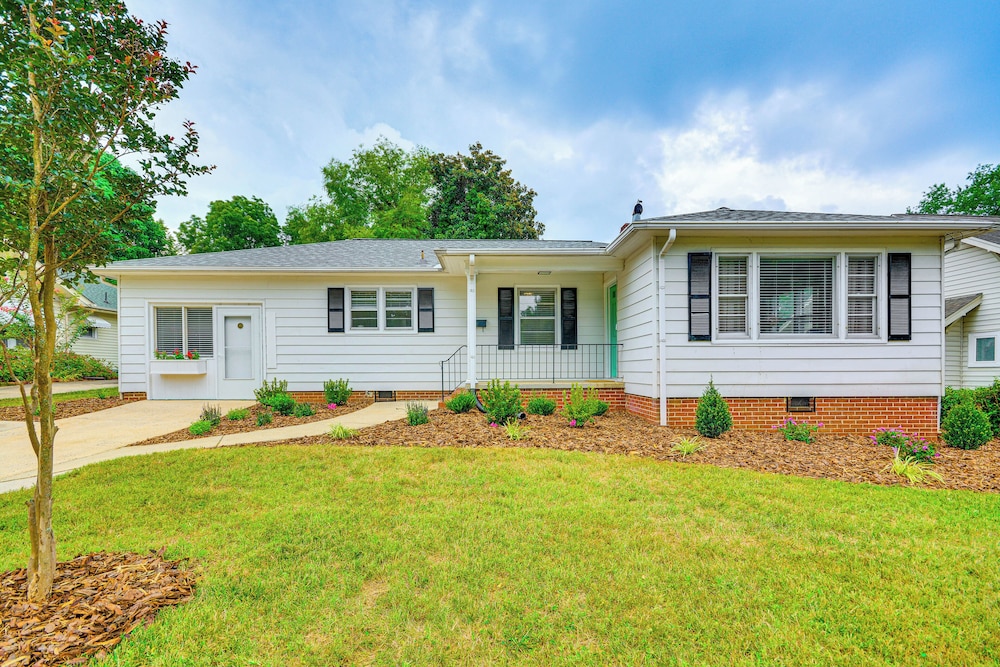 Dogwood Cottage W Fireplace 1 Mi To University 19764447 — High Point