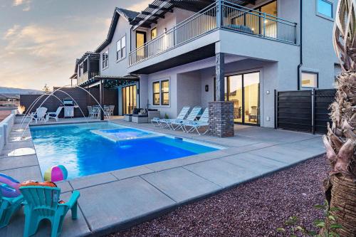52 53 Poolhouse Duplex In St George With 2 Pools And Hot Tubs — Santa Clara