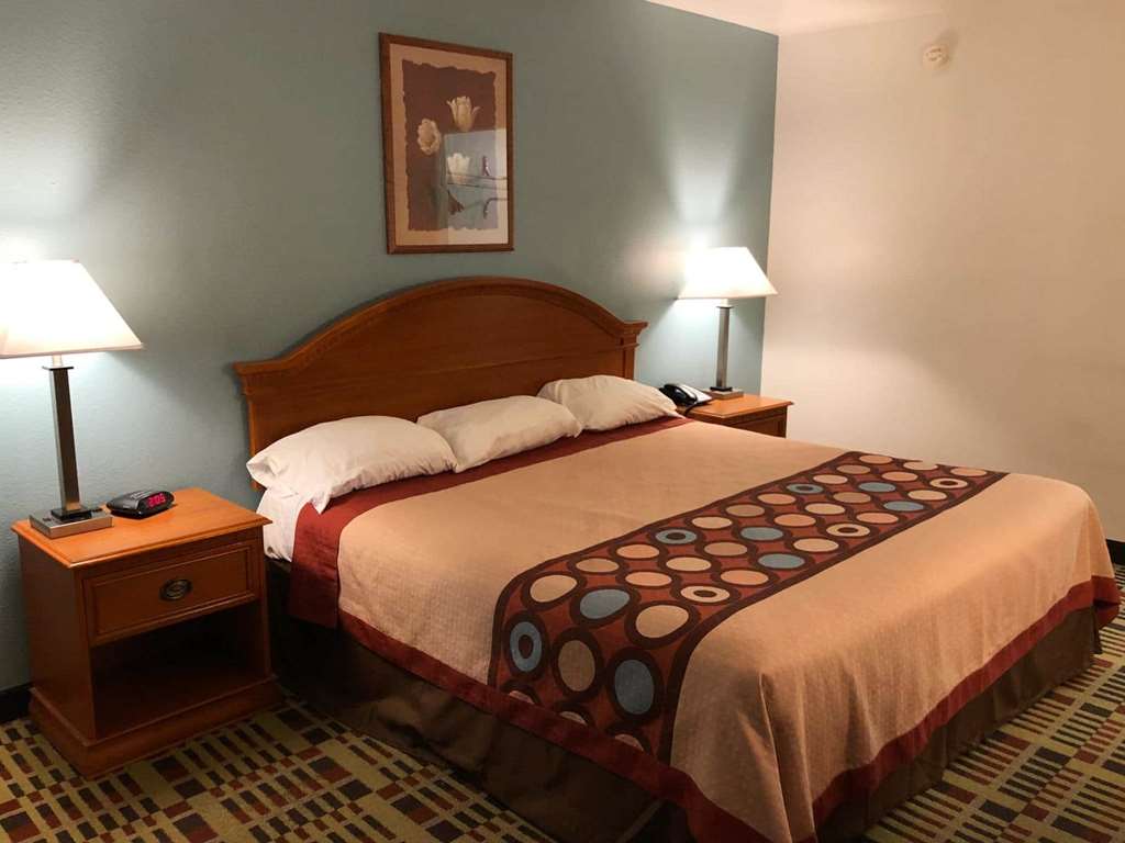 Super 8 by Wyndham Forney East Dallas - photo 7
