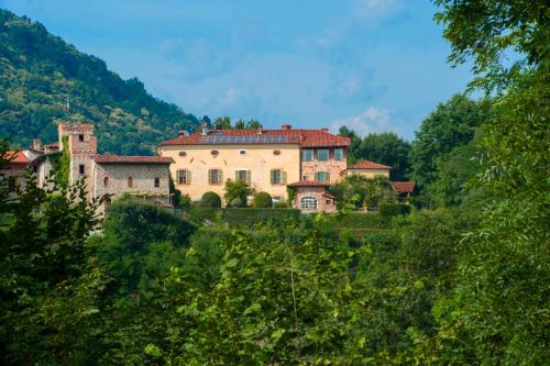 Castello Di Strambinello — 4-Star Luxury Hotel in Strambinello, Italy