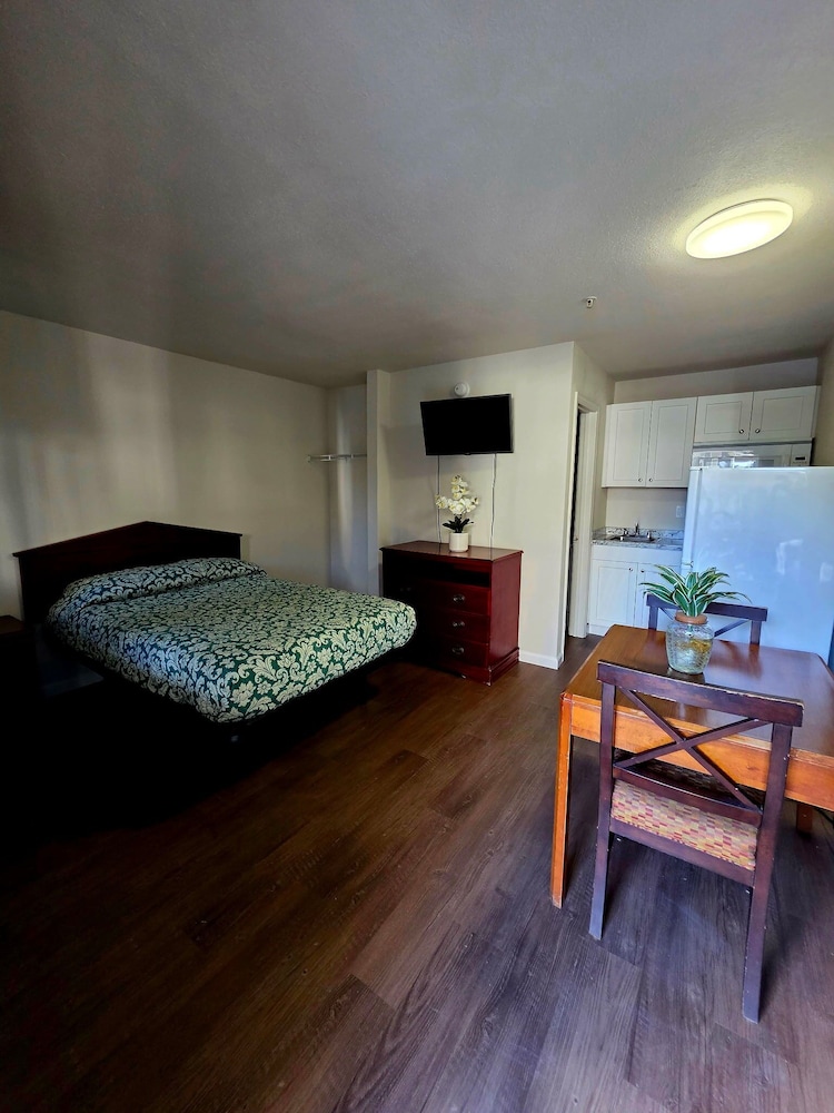 Suburban Extended Stay Hotel Atlanta North - photo 2