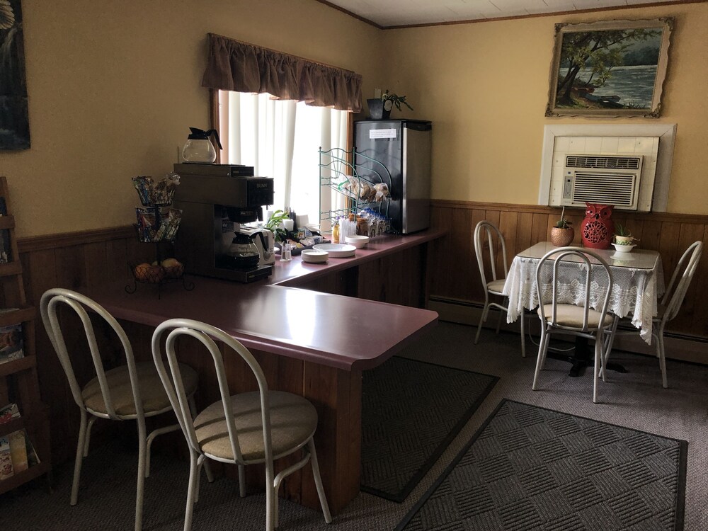 Gold Eagle Inn - photo 22