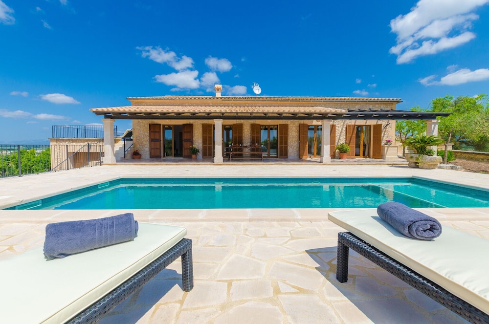 Son Roca — 4-Star Luxury Hotel in Montuiri, Spain