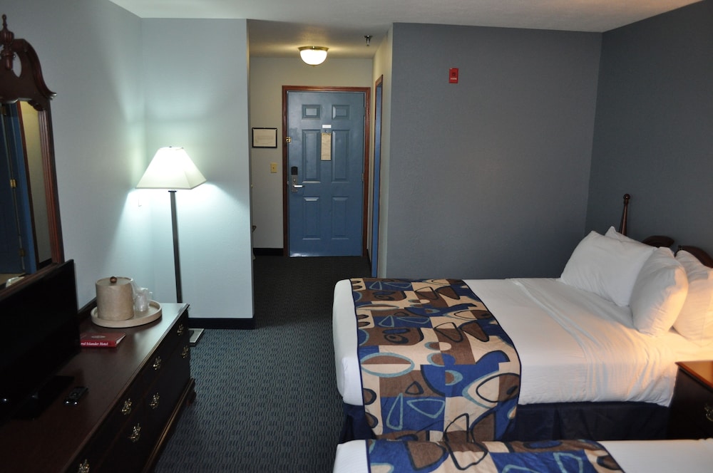 Grand Islander Hotel - photo 3