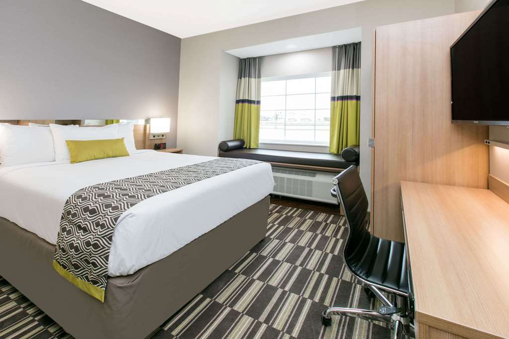 Microtel Inn & Suites by Wyndham Lubbock - photo 10