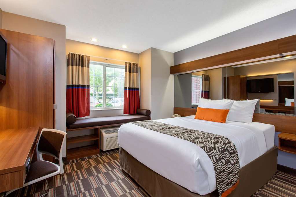 Microtel Inn & Suites by Wyndham Philadelphia Airport - photo 10