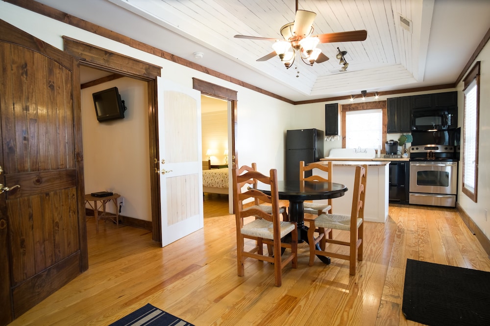 Swamp Rabbit Inn Travelers Rest - photo 37