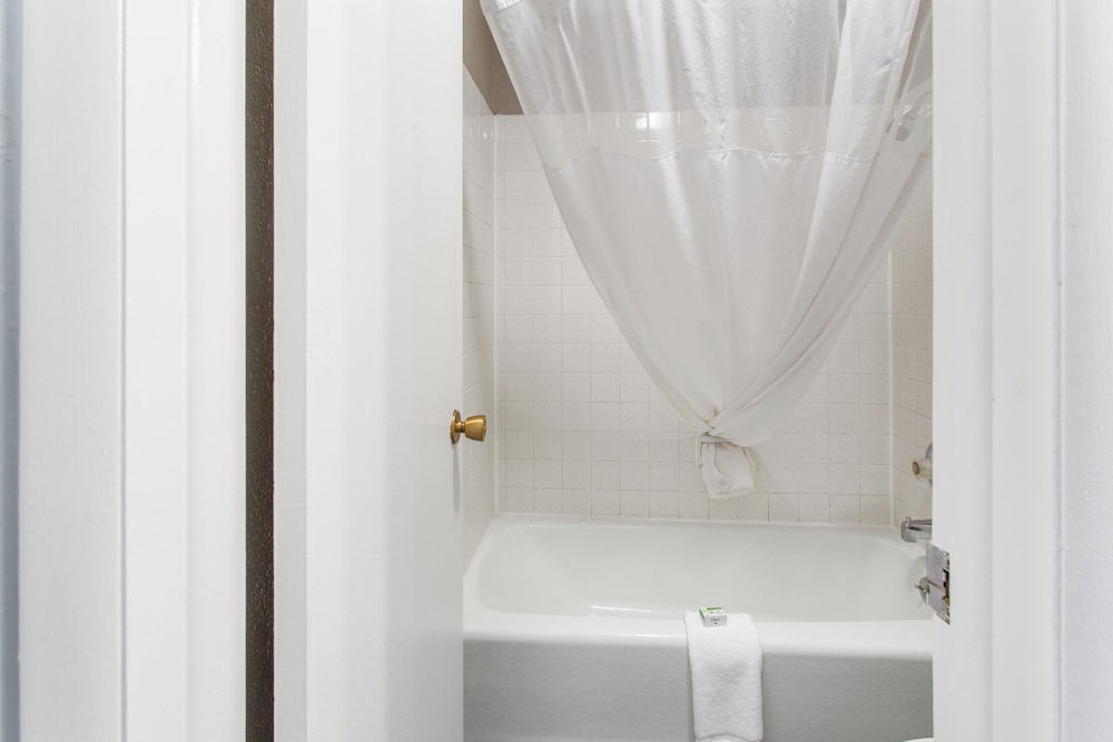 Studio 6 Suites Butte MT I 90 I 15 - photo 14