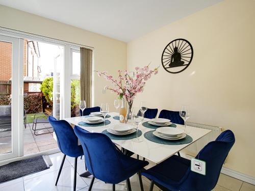4BRD Luxury House RG2 Free Parking