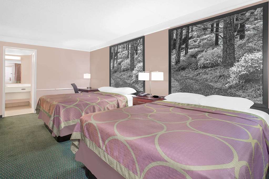 Super 8 by Wyndham Austell Six Flags - photo 8