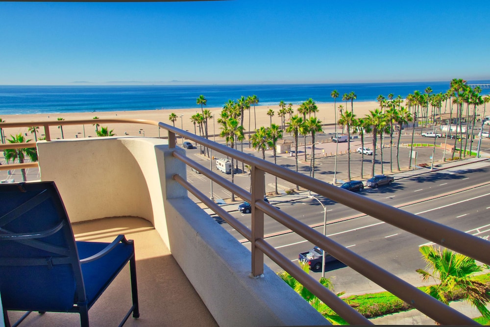 The Waterfront Beach Resort A Hilton Hotel - photo 102