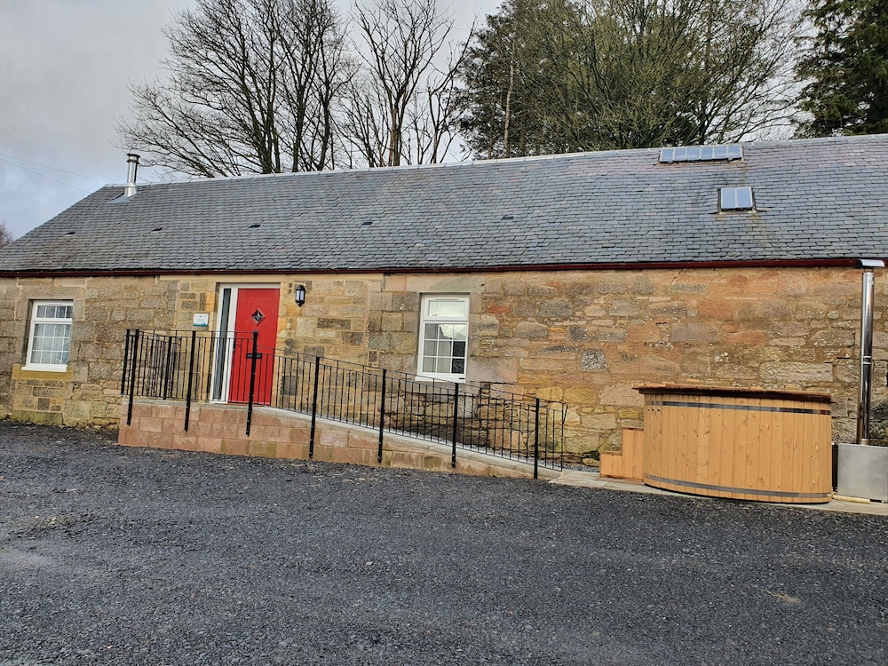 2 Bed Barn Hot Tub Pet Friendly Near Muirkirk — Cumnock
