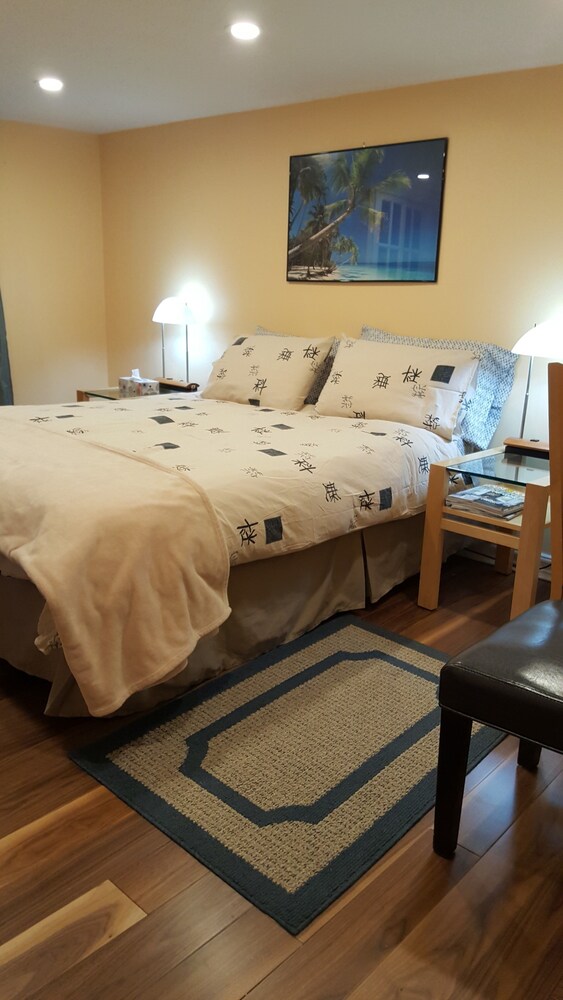 North York BB - carbon neutral hotel in Toronto