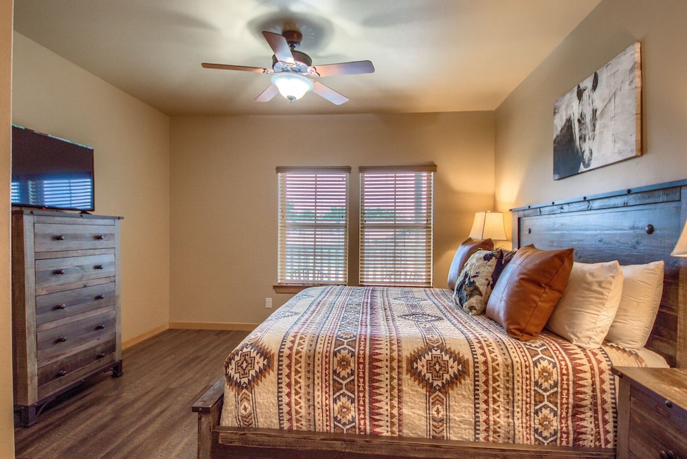 Old Mills Resort OM A5 3 Bedroom Condo by RedAwning - photo 3
