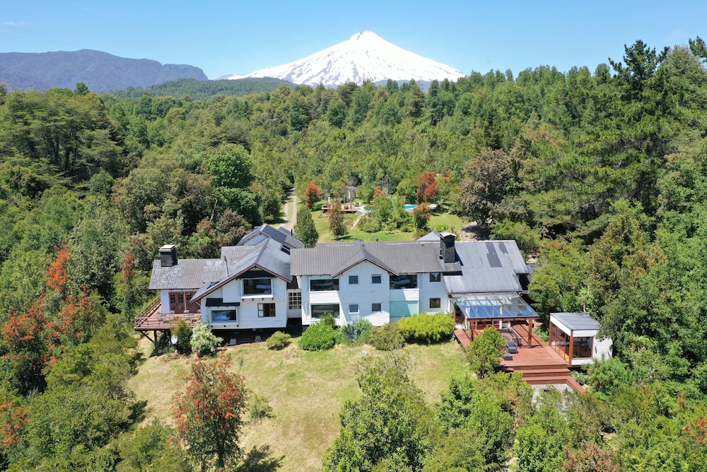 Bambulodge - carbon neutral hotel in Pucon
