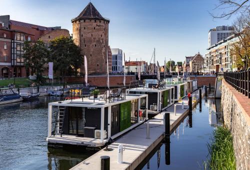 Domy Na Wodzie La Mare Motlava Houseboats by Downtown Apartments — 4-Star Luxury Hotel in Gdansk, Poland