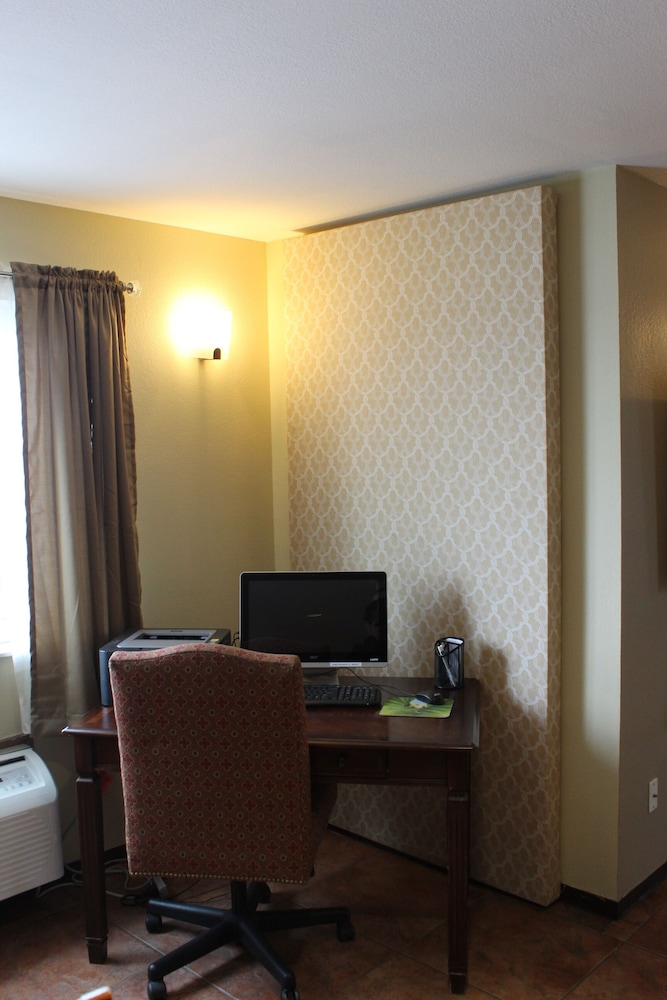 Cheyenne Guest Inn - photo 23