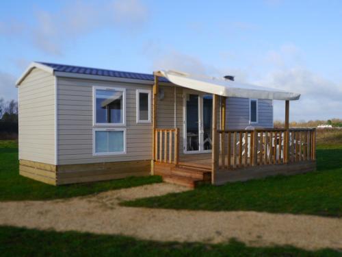 Domaine De La Grange Des Champs pet-friendly hotel Lorris