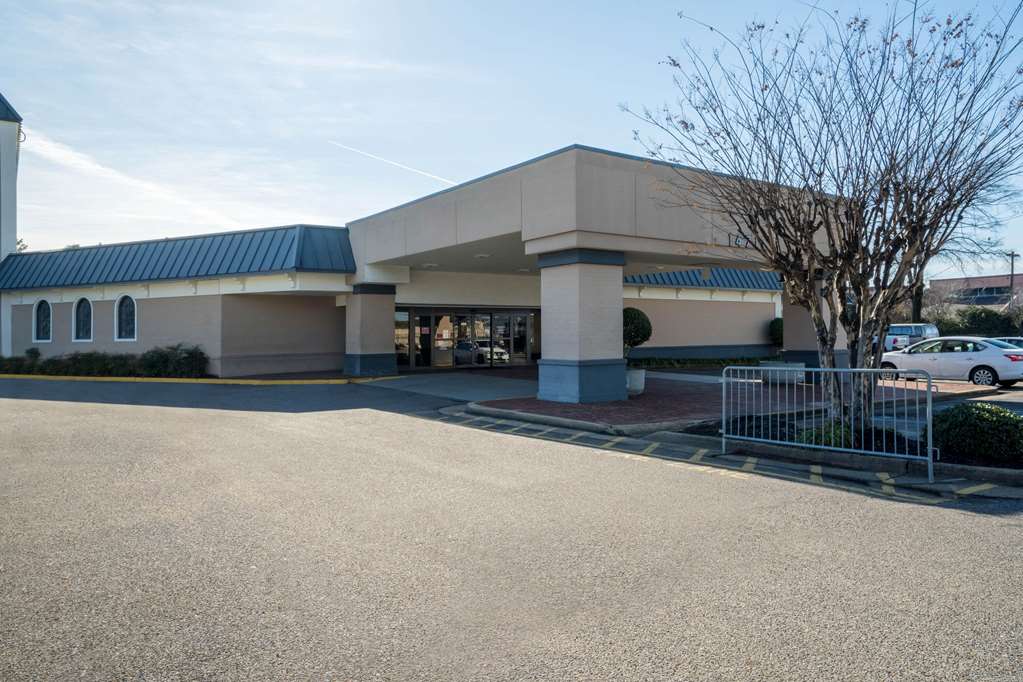 Travelodge by Wyndham Memphis Airport Graceland in Memphis, United States