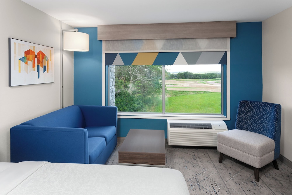 Holiday Inn Express & Suites Reedsburg Dells Area by IHG - photo 6