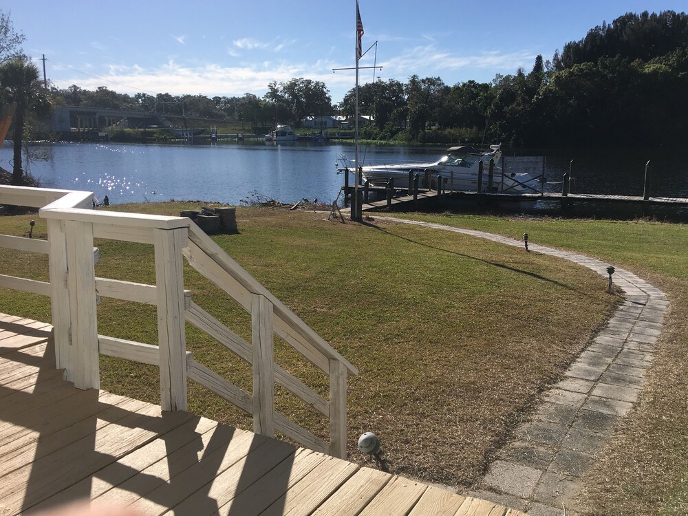The Rivers Edge Motel - photo 35