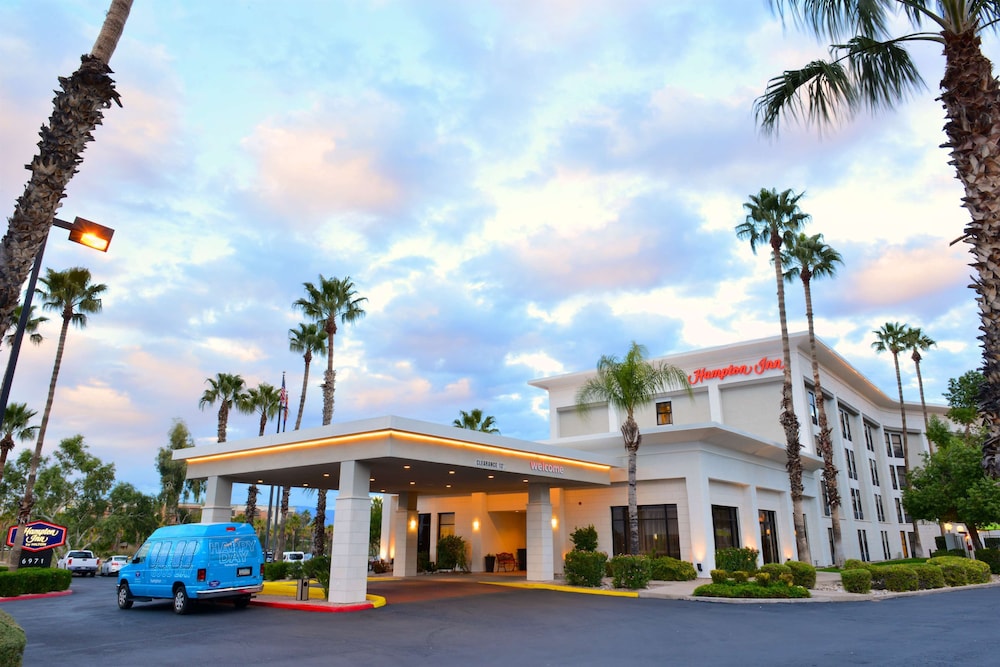 Hampton Inn Tucson Airport - carbon neutral hotel in Tucson