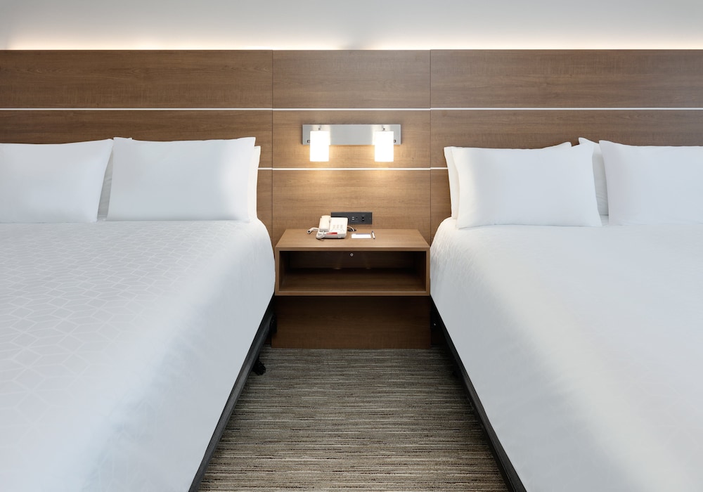 Holiday Inn Express and Suites San Antonio NW near - photo 16