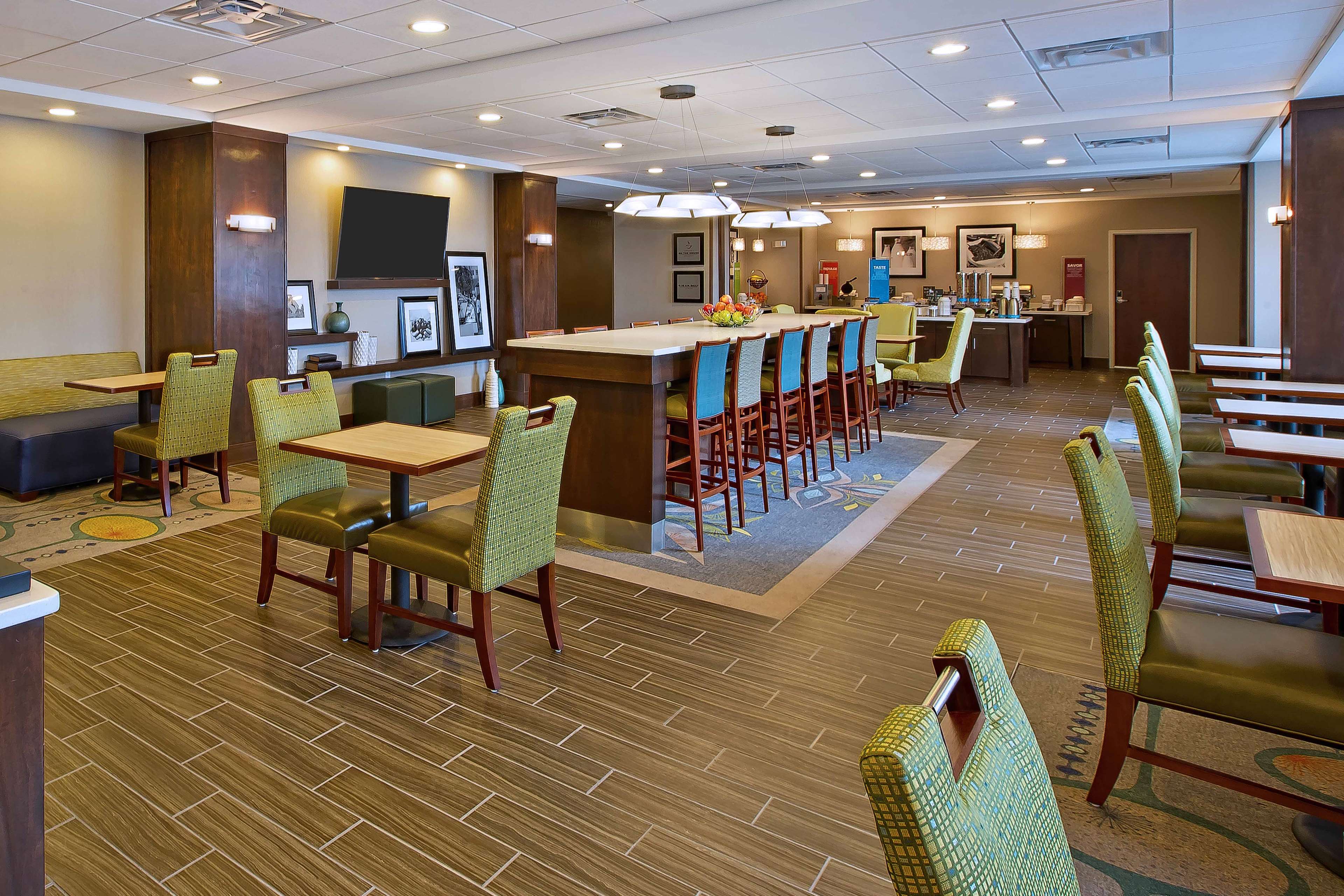 Hampton Inn by Hilton West Bloomfield Novi - photo 6