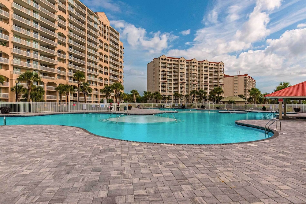 Luxury Barefoot Resort Retreat Pool Marina Views — 4-Star Luxury Hotel in Myrtle Beach, United States