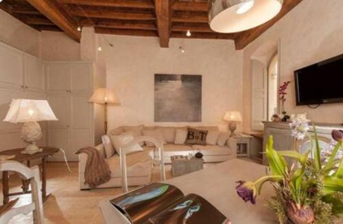 Sophisticated apt near Navona square — 4-Star Luxury Hotel in Rome, Italy