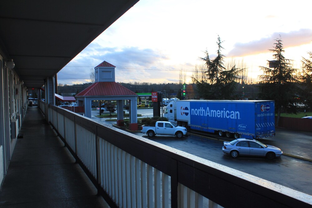 Port of Tacoma Inn - photo 26