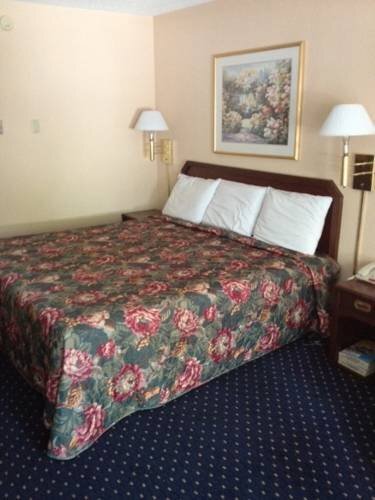 Days Inn Charlotte Center City - photo 4
