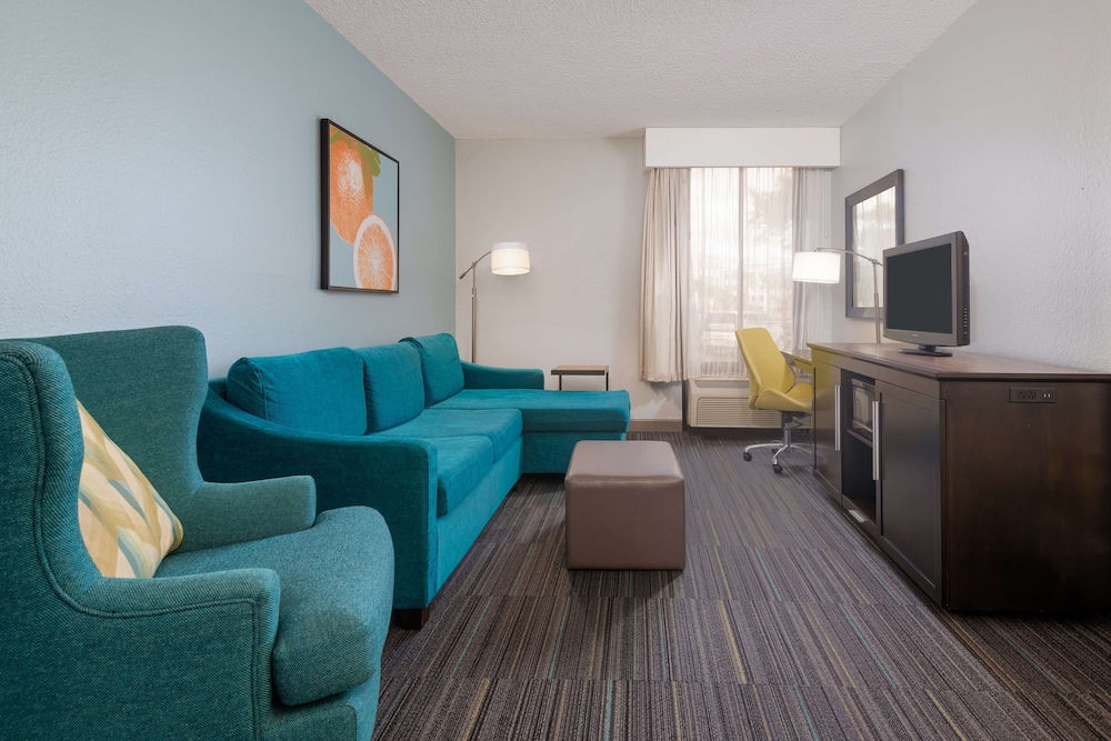 Hampton Inn Orlando Near Universal Blv International Dr - photo 3