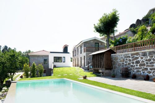 Casa Das Fontelas — 4-Star Luxury Hotel in Castelo De Paiva, Portugal