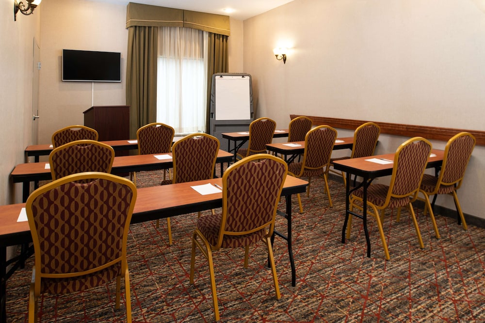 Hampton Inn Kansas City Northeast - photo 69