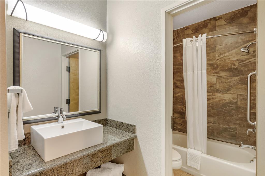 Best Western Plus Riverfront Hotel & Suites - photo 51