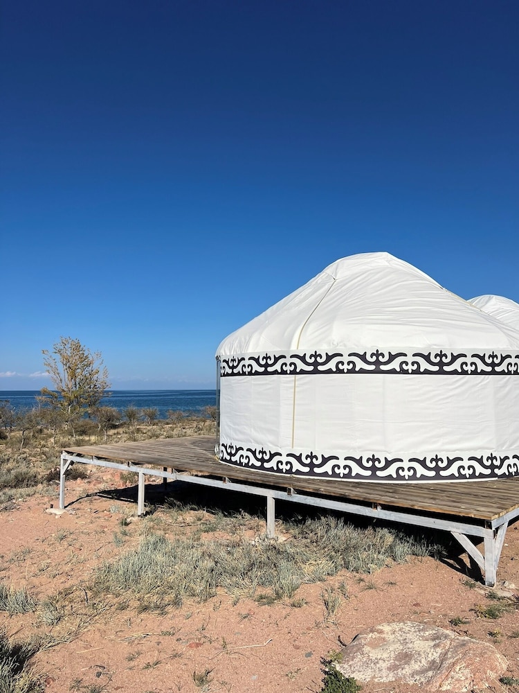 Oimo Tash Yurt Camp 22308114 — Kadzhi Say