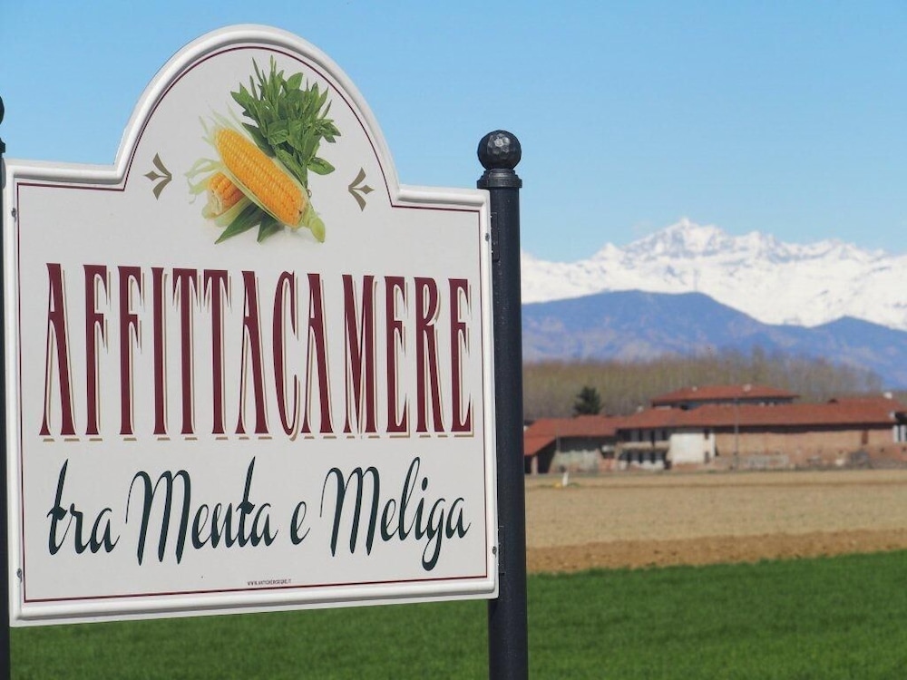 Tra Menta E Meliga - carbon neutral hotel in Carignano
