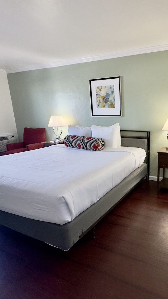 Marina Village Inn - photo 14