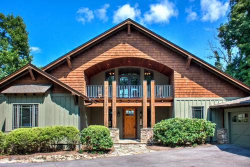 Skyfall by Carolina Mornings — hotel in Burnsville