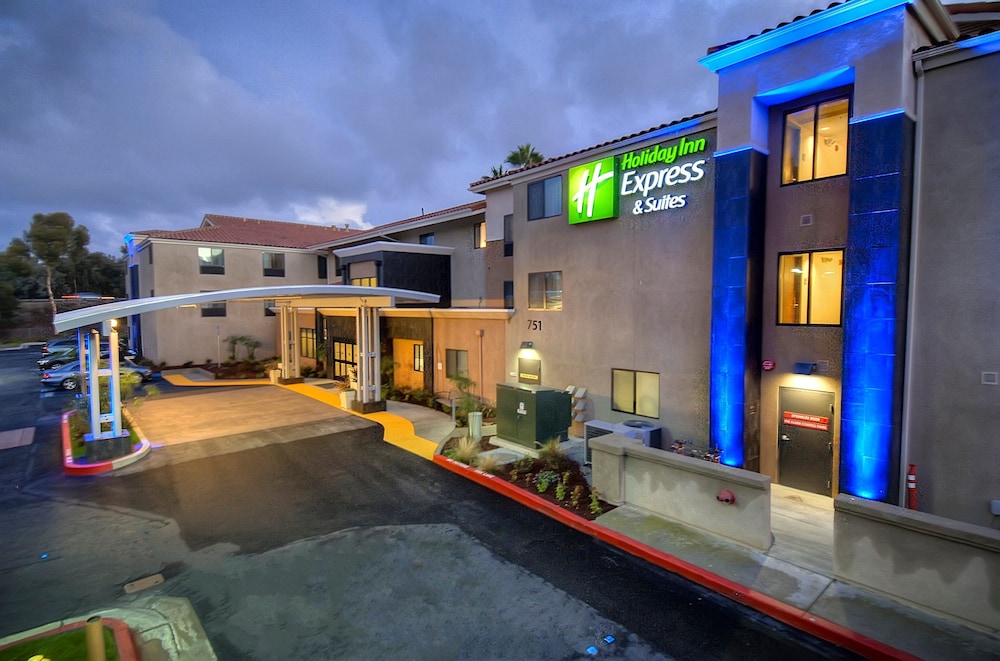 Holiday Inn Express Hotel & Suites Carlsbad Beach by IHG — hotel in Carlsbad