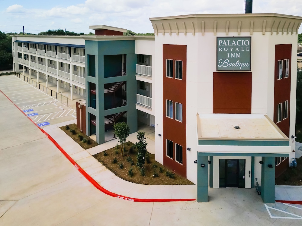 Palacio Royale Inn Boutique Katy - photo 56