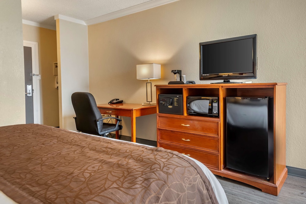 Fort Washington Inn - photo 4