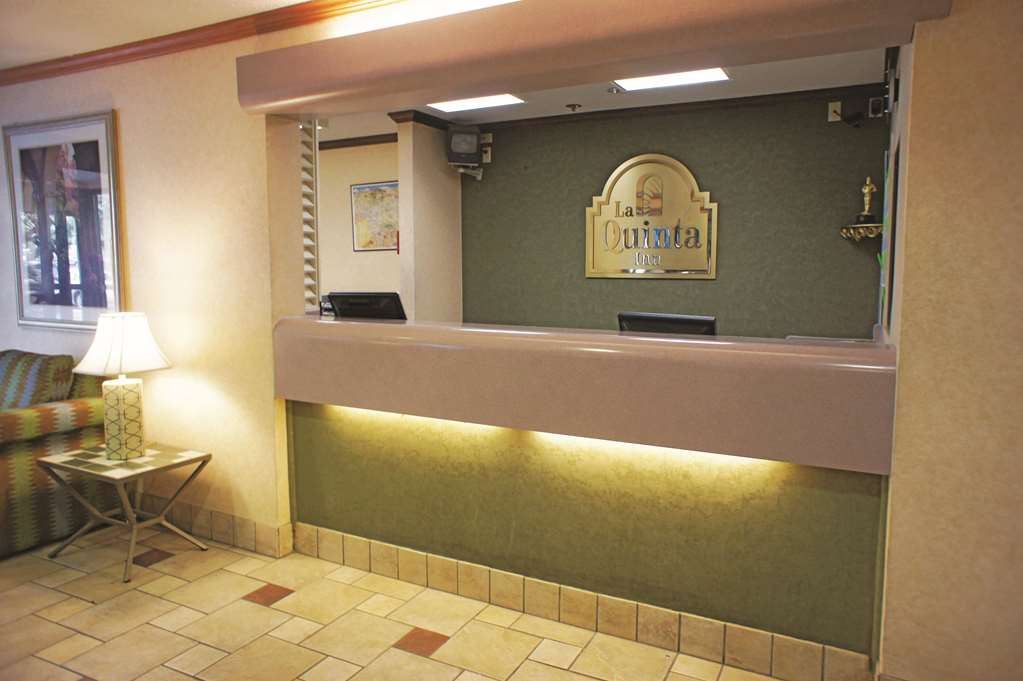 La Quinta Inn & Suites by Wyndham El Paso West Bartlett - photo 4